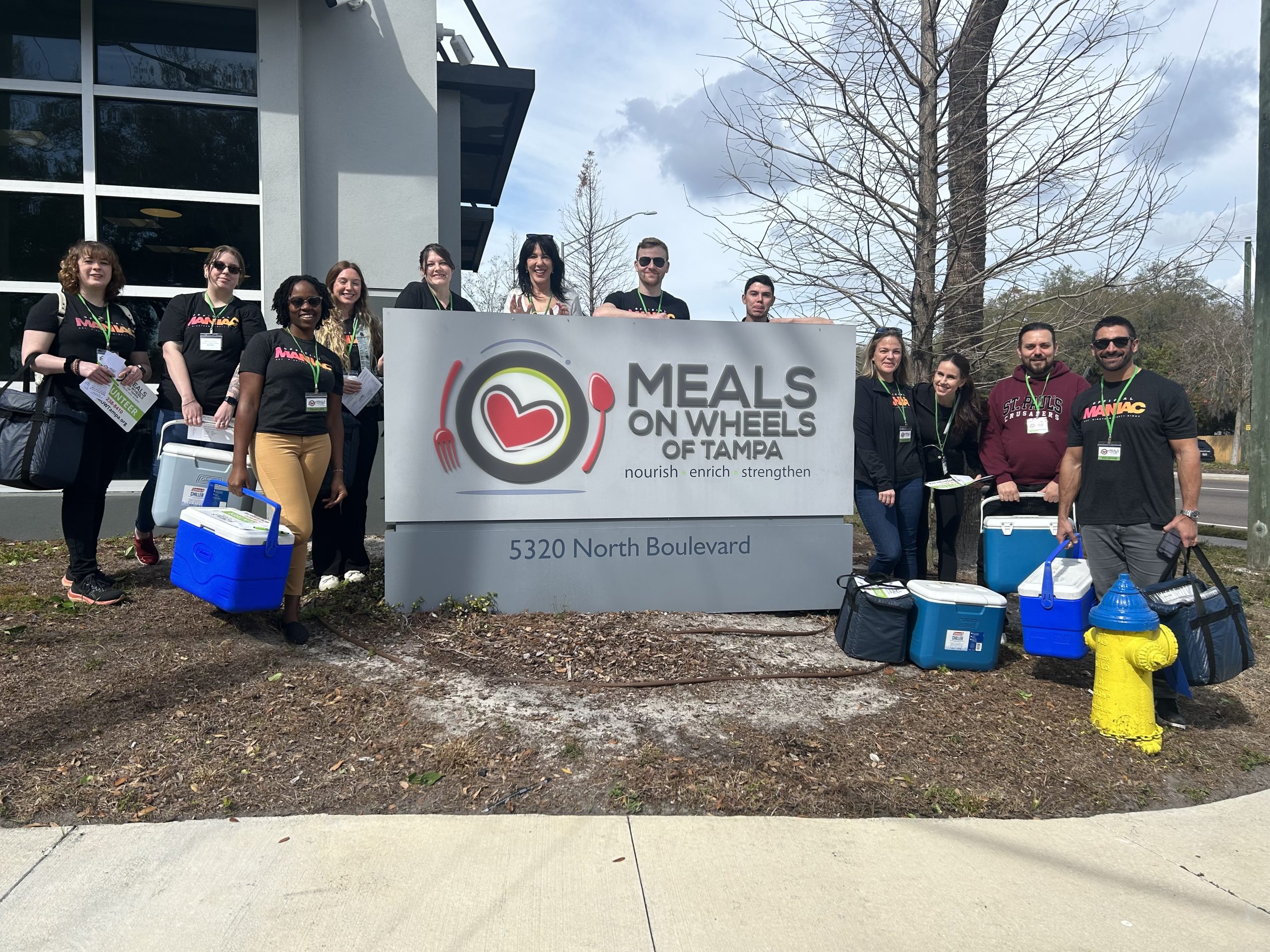 postcardmania volunteers at meals on wheels of tampa